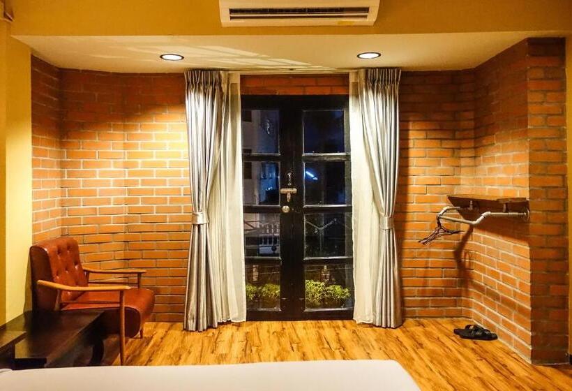 디럭스 룸, The 8 Factory Hotel Phitsanulok