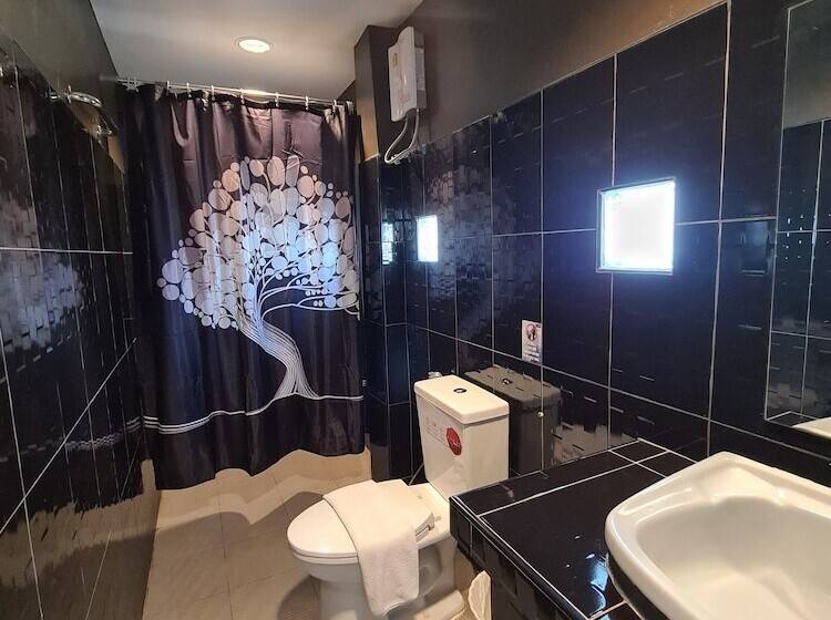 Номер Стандарт Трехместный, The 8 Factory Hotel Phitsanulok