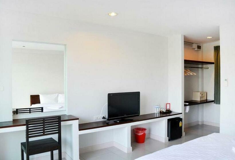 풀장 전망 디럭스 룸, The Nidhra Boutique Resort