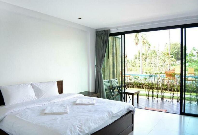 חדר דלוקס נוף בריכה, The Nidhra Boutique Resort