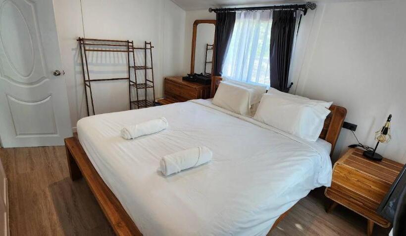 디럭스 4인 룸, The Nidhra Boutique Resort