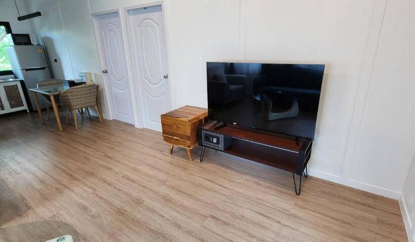 디럭스 4인 룸, The Nidhra Boutique Resort