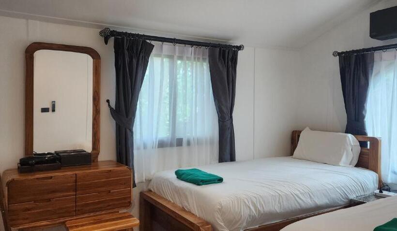 חדר דלוקס לארבעה, The Nidhra Boutique Resort