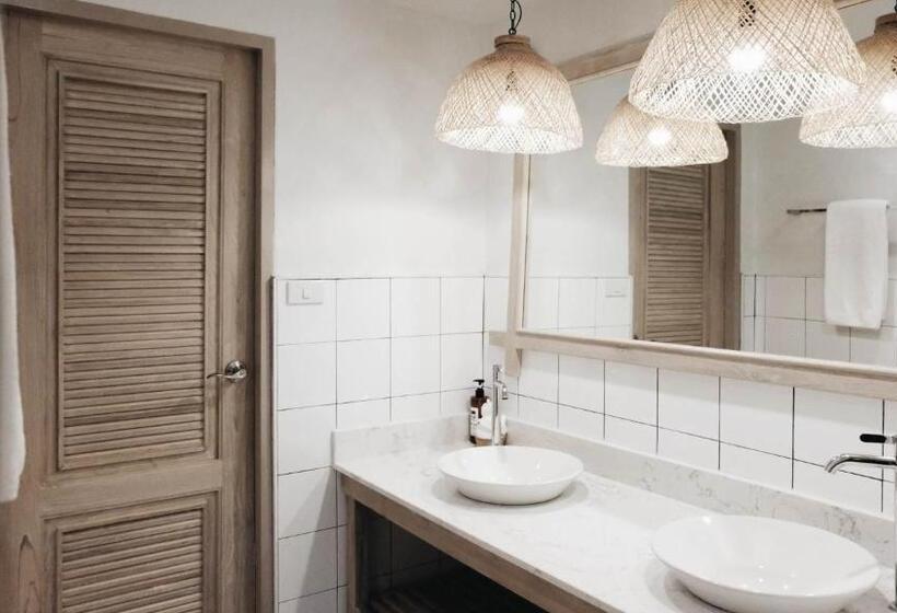 غرفة عائلية مطلّة علي الجبل, Amaka Bed And Breakfast