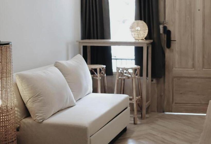 جناح جونيور مزوَّد بتراس, Amaka Bed And Breakfast