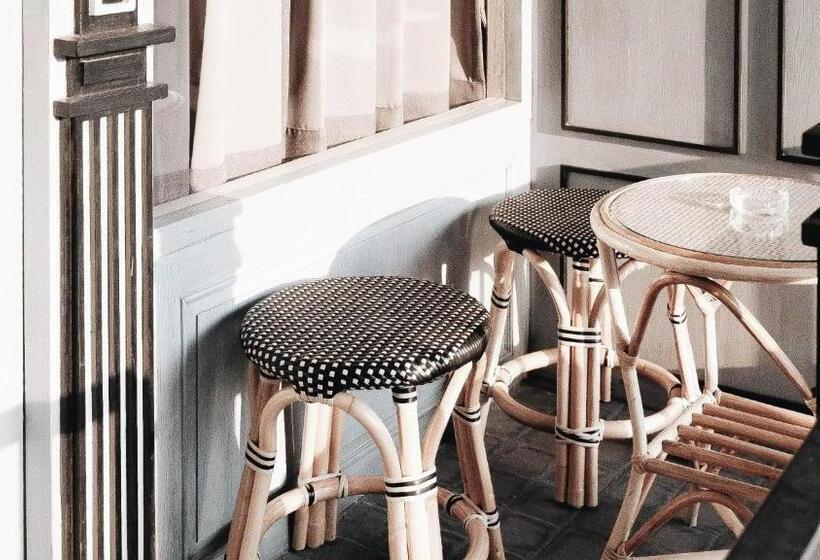 جناح جونيور مزوَّد بتراس, Amaka Bed And Breakfast