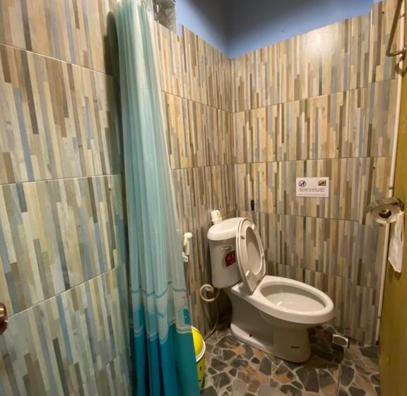 Pokój Czteroosobowy Standard, At Home Hostel, Pak Chong