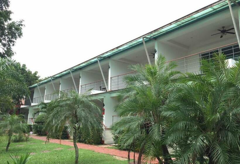 Четырехместный Номер Стандарт, Baan Suan Khun Ta And Golf Resort