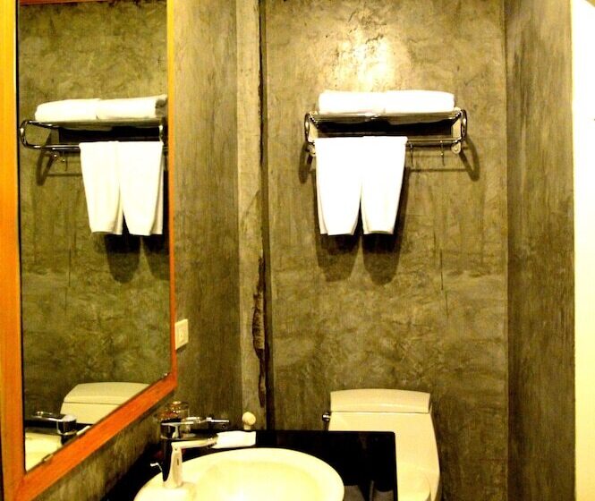 اتاق لوکس, Chaphone Guest House