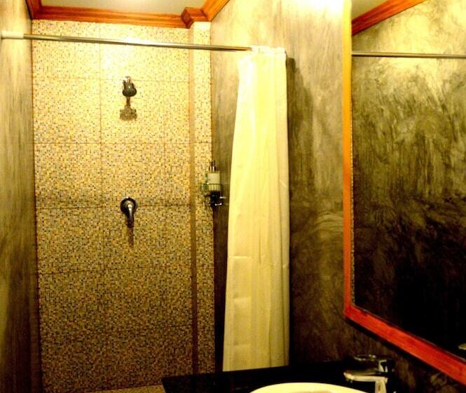 اتاق لوکس, Chaphone Guest House