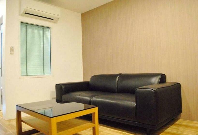 小型套房带阳台, Trat City