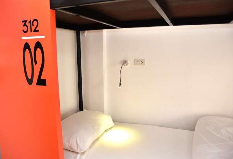 سرير فى غرفة مشتركه, Mad Monkey Chiang Mai   Hostel