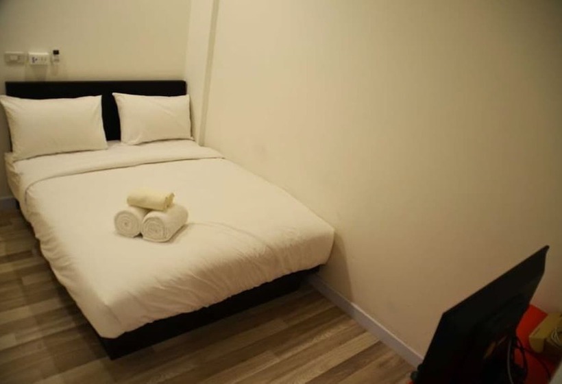Номер Стандарт, Mad Monkey Chiang Mai   Hostel