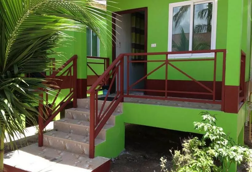 بانگلوی استاندارد با چشمانداز دریا, Yuyu Golden Beach