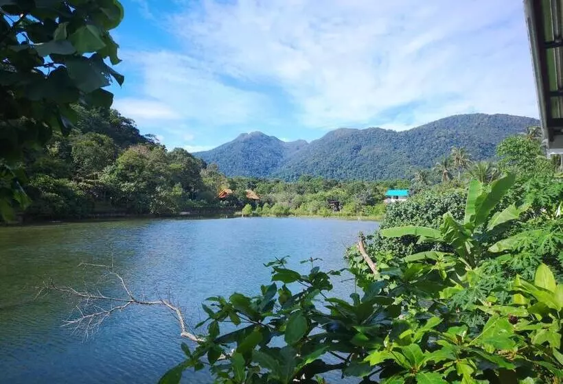 اتاق استاندارد سه تخته با بالکن, Yuyu Golden Beach