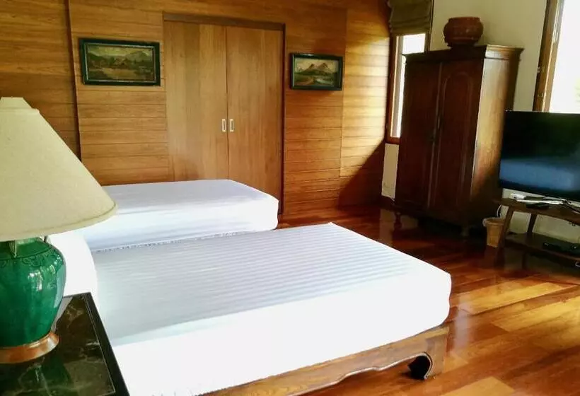 ガーデンビュースタンダードルーム, Villa Albizia, Chiang Mai