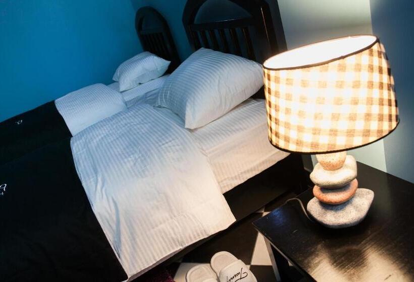 اتاق استاندارد, Bed & Breakfast Twenty