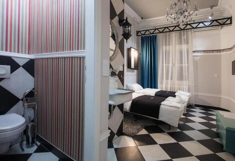 اتاق استاندارد, Bed & Breakfast Twenty