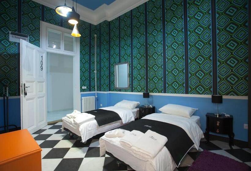 اتاق استاندارد, Bed & Breakfast Twenty