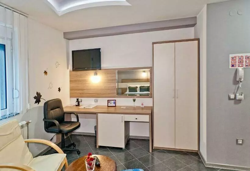 اتاق سوپریور یک تخته, Garni Hotel Lama