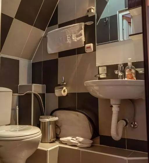 اتاق استاندارد سه نفره, Garni Hotel Lama
