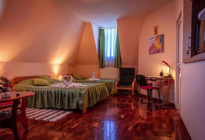 سوییت خانوادگی, Garni Hotel Lama