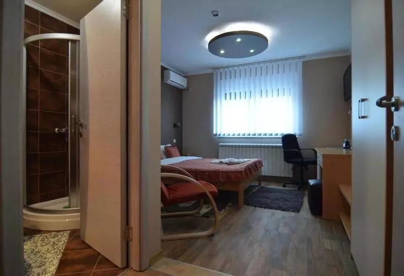 اتاق راحتی یک تخته, Garni Hotel Lama
