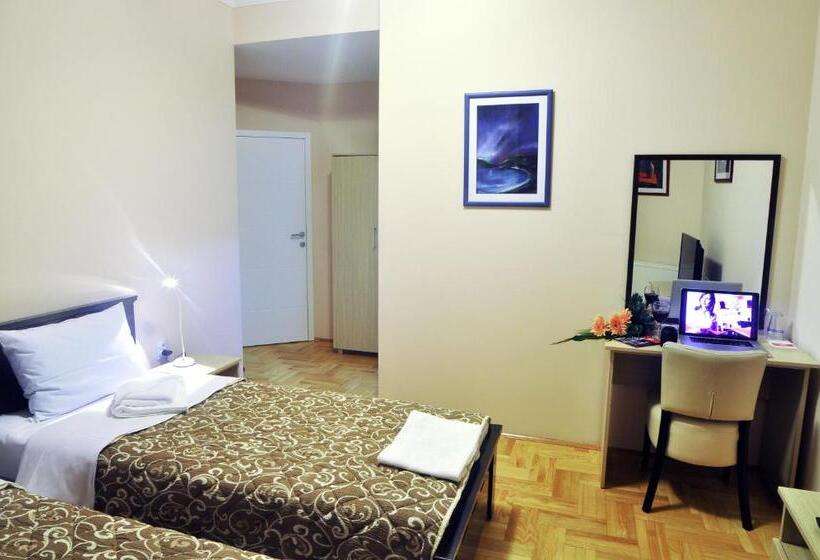 اتاق استاندارد با بالکن, Garni Hotel Lotos