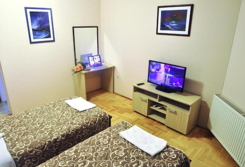 اتاق استاندارد با بالکن, Garni Hotel Lotos