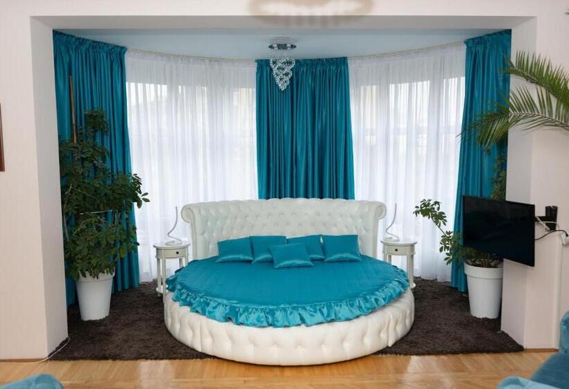 اتاق لوکس خانوادگی, Garni Hotel Lotos