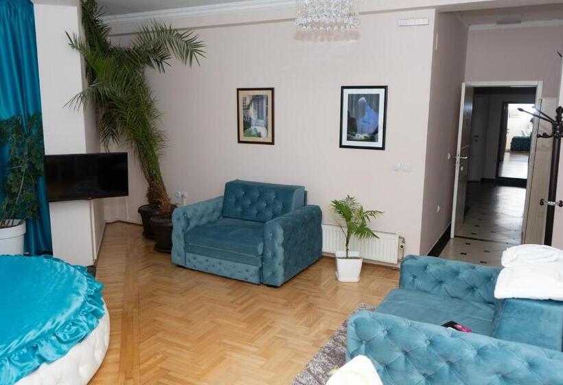 اتاق لوکس خانوادگی, Garni Hotel Lotos