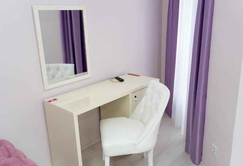 اتاق لوکس چهار تخته, Garni Hotel Lotos