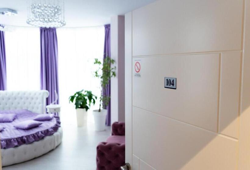 اتاق لوکس چهار تخته, Garni Hotel Lotos