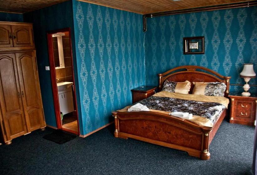 اتاق لوکس, Hostel Otard
