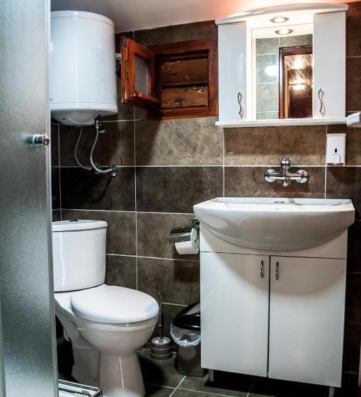 Economy Quadruple Room, Hostel Otard