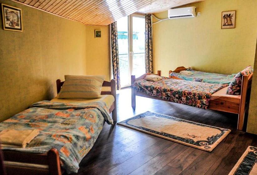 Economy Quadruple Room, Hostel Otard