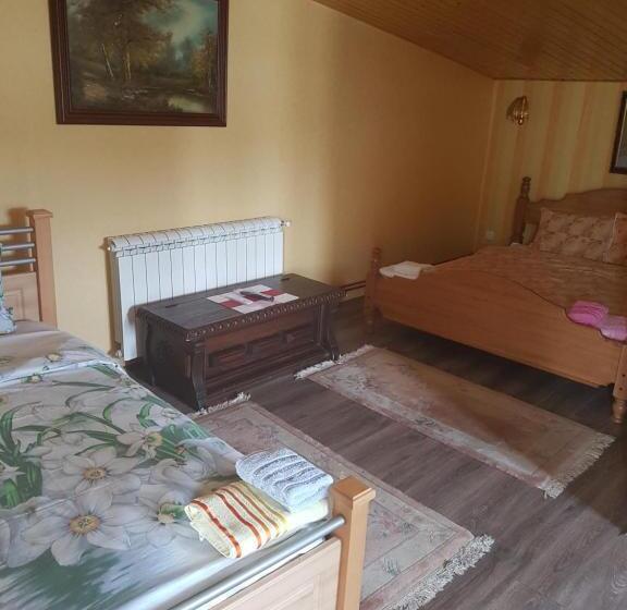 اتاق سه نفره دلوکس با چشم‌انداز دریا, Hostel Otard