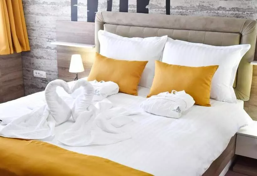 سوییت لوکس, Ana Lux Spa