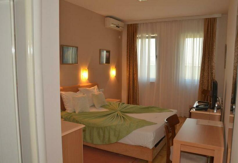 اتاق استاندارد با بالکن, Dragović Smederevo