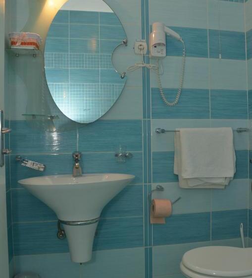 اتاق سوپریور با بالکن, Dragović Smederevo