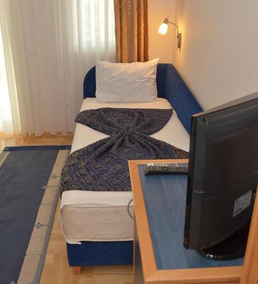 اتاق استاندارد با بالکن, Dragović Smederevo