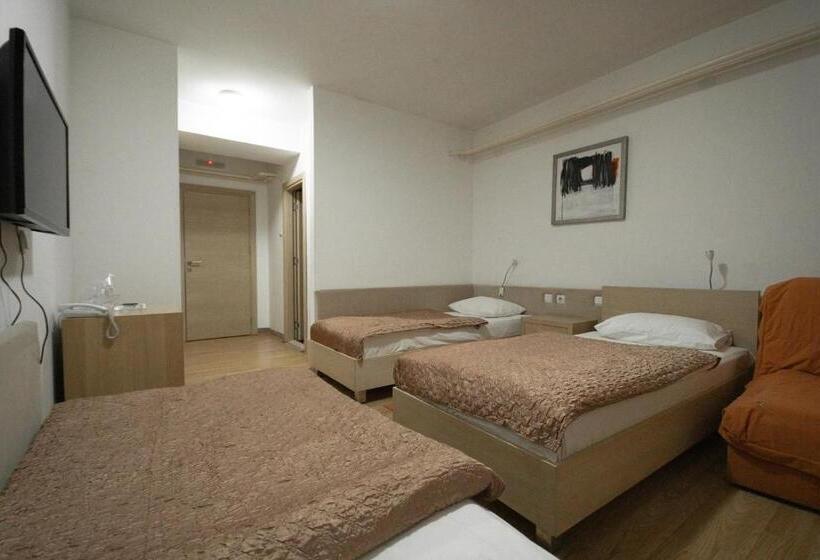 اتاق استاندارد سه نفره, Dunav Požarevac