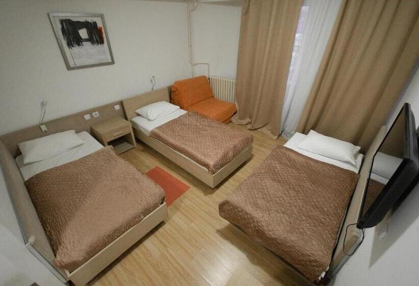 اتاق استاندارد سه نفره, Dunav Požarevac