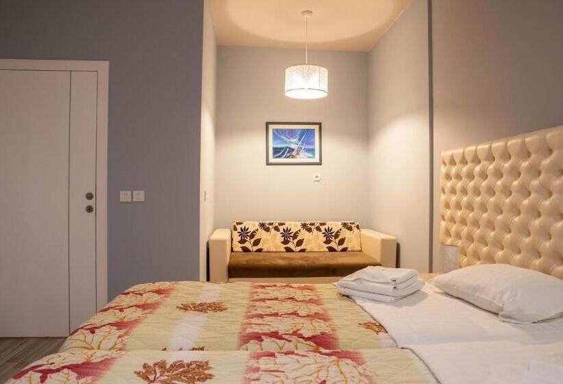 اتاق استاندارد سه نفره, Garni Hotel Lotos