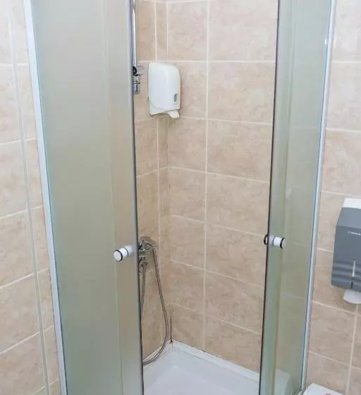 اتاق لوکس خانوادگی, Garni Hotel Lotos