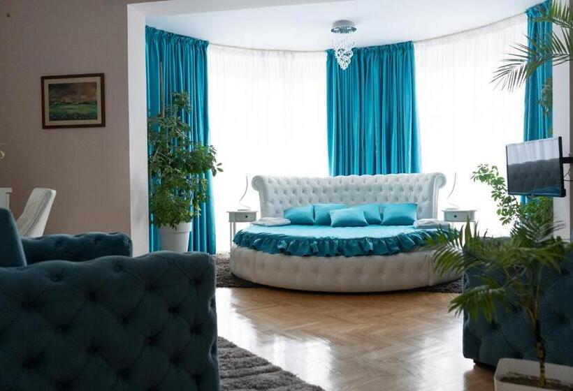 اتاق لوکس خانوادگی, Garni Hotel Lotos