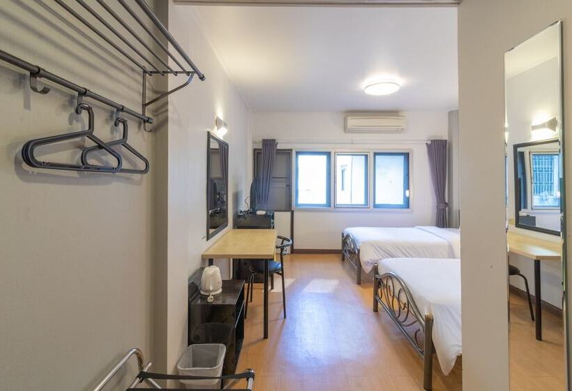 Quarto Superior, Intown Residence