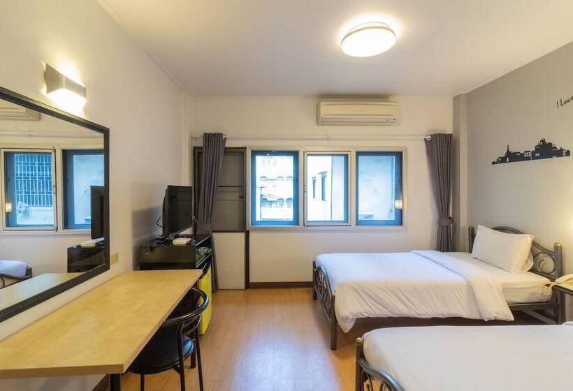 Quarto Superior, Intown Residence