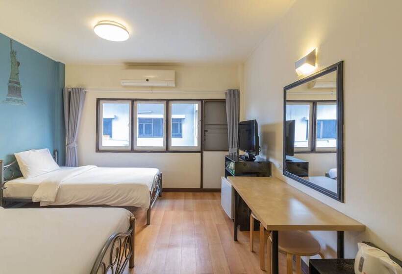 Quarto Superior, Intown Residence