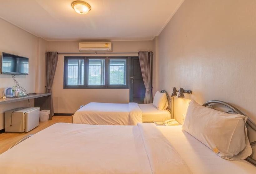 Quarto Superior, Intown Residence